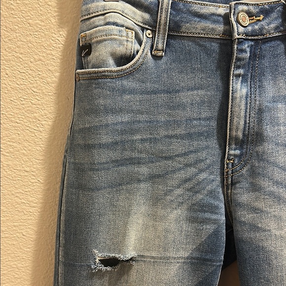 KanCan Blue Ankle Cropped Jeans with Distressed Details - Picture 2 of 4